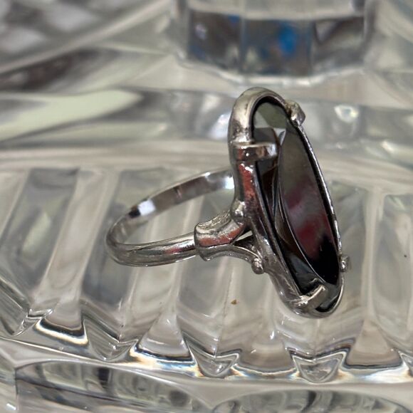 Vintage 70's Sarah Coventry Oval Hematite Healing Crystal Adjustable Ring 1"x.5" - Picture 6 of 8